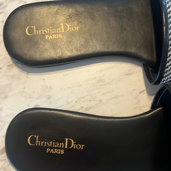 Women’s Sandals - Picture 2 of 3